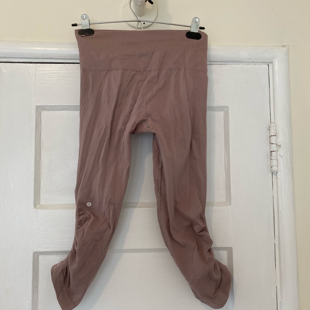Align Pink/ Blush Lulu leggings cropped 4